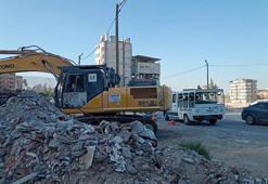 Depremin 215'inci gününde temel kazısında enkazdan ceset çıktı