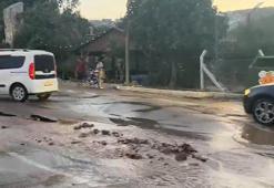 Bodrum'da su isale hattı patladı; yol çöktü, cadde suyla doldu
