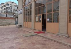 Arnavutköy'de cami cemaati avluda bebek buldu