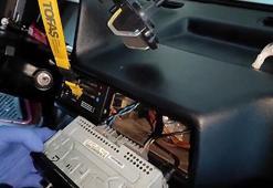 Otomobilin teyp kısmında uyuşturucu bulundu, 2 kardeş tutuklandı