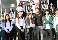 Yüksekova'da başka okulun binasında eğitim gören fen lisesi öğrencilerinden Bakan Tekin’e mektup