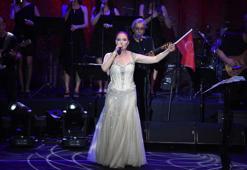 Çeşmeliler kurtuluş gününü Candan Erçetin konseri ile kutladı