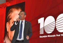 Özgür Özel: CHP'yi ayağa kaldırmak için babaevinden helallik almaya geldim