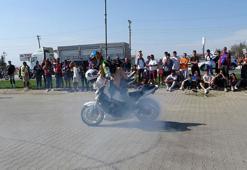 Motosiklet festivalinde akrobasi gösterisi ilgiyle izlendi