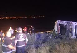 Van'da göçmenlerin taşındığı midibüs kaza yaptı: 5 ölü, 21 yaralı