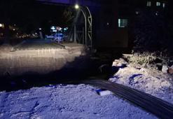 Motosikletli kurye 4 metre derinlikteki kuyuya uçtu