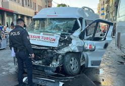 Kütahya'da freni boşalan servis otobüsü 4 araca çarptı: 3 yaralı