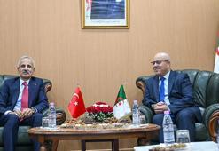 Bakan Uraloğlu, Cezayirli mevkidaşı Cherfa ile görüştü