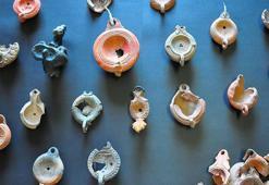 Aigai Antik Kenti'nde 2 bin 500 yıllık kandiller bulundu