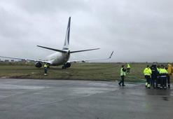 Uçak taksi yolu dışına çıktı, yolcular tahliye edildi