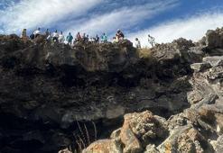 Terörden temizlenen Ağrı Dağı'ndaki 'Buz Mağarası' ziyaretçilerini ağırlıyor