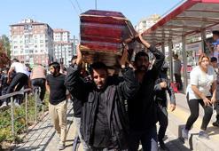 Kayseri'de tramvayın altında kalan Harun Can'ın ailesinden tabutlu protesto