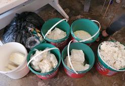 Merdiven altı üretilen 200 kilo peynir ile 10 kilo kaymak imha edildi