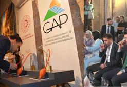 Mardin’de sıra dışı ‘koku’ sergisinde bir ilk yaşandı: Kokuyu koklayıp içtiler!