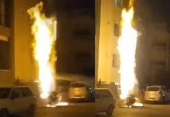 Beylikdüzü'nde doğal gaz kutusu alev aldı; o anlar kamerada