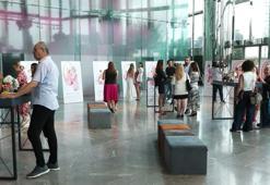 Ünlüler meme kanserine farkındalık yaratmak için objektif karşısına geçti