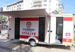 İtfaiye Haftası'nda afetlerde büyük ihtiyaç duyulan yataklı mobil ünitelerini tanıttılar