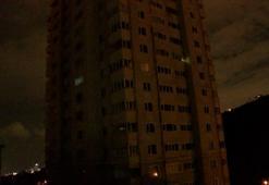 Maltepe'de yaşamın devam ettiği 'Dayanıksız site' karanlığa gömüldü