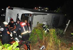 Manisa'da yolcu otobüsü üzüm bağına uçtu: 15 yaralı
