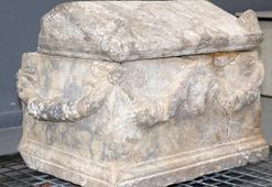 Otomobilde, Roma dönemine ait bebek lahdi ele geçirildi