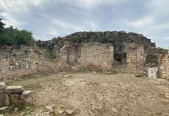 Alexandria Troas Antik Kenti'nde, 1850 yıllık Polygonal yapısı ayağa kaldırılıyor