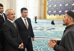 Bakan Uraloğlu, Astana Büyük Camisi’ni ziyaret etti