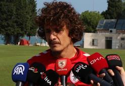 Samsunspor Kaptanı Osman Çelik: Biz de eve gittiğimizde rahat uyuyamıyoruz