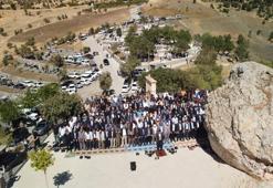 Şırnak’ta 3 asırdır süren mezarlık ziyareti geleneğine 5 bin kişi katıldı