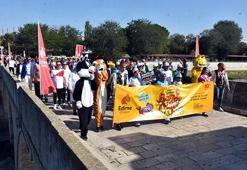 Edirne'de Bando ve Ciğer Festivali'nde 2'nci gün; rekorluk tava önünde konser