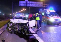 Pendik'te yabancı uyruklu tiyatro oyuncusunun kullandığı otomobil kaza yaptı