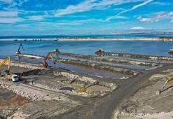 Van Gölü'nden 1 milyon 365 bin metreküp dip çamuru çıkartıldı