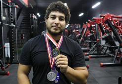 Halterle tutunduğu yeni hayatında madalyalar art arda geldi