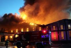 Kayseri'de mobilya fabrikasındaki yangın kontrol altında