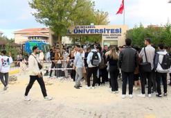 Üniversitede servis krizi; öğrenciler tepki gösterdi