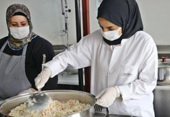 Taşımalı eğitimle okuyup, mezun olduğu okulda işe başladı; kız çocuklarına 'Okuyun' çağrısı yaptı