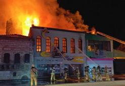 Balat'ta bulunan oyuncak müzesi alev alev yandı