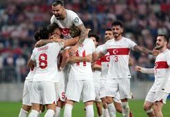 Milliler, Hırvatistan galibiyetini takım otobüsünde şarkı söyleyerek kutladı