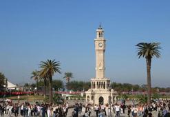 İzmir'de cumhuriyetin 100'üncü yılına zeybekli kutlama