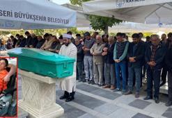 Akülü sandalyesiyle kamyonun altında kalan Kemal, son yolculuğuna uğurlandı