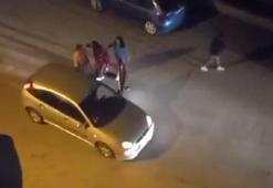 Kavga eden çifti ayırmak isterken bıçakla yaralandı