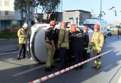Şişli'de otomobil yan yattı: Trafikte kalan yolcular yürümek zorunda kaldı