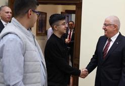 Bakan Güler, gençlerle buluştu