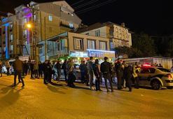 'Dur' ihtarına uymayan sürücü, aracıyla 2'si polis 4 kişiye çarptı