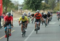 Edirne'de 'Cumhuriyet Kupası Bisiklet Yol Yarışı' yapıldı