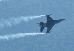 Cumhuriyetin 100'üncü yılında Bodrum'da 100 kişi ile zeybek ve Solotürk gösterisi