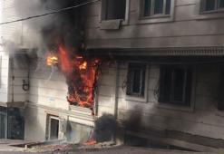 Esenyurt’ta 4 katlı binada yangın: 4 kişi hastaneye kaldırıldı