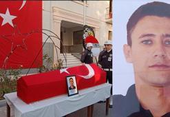 Foça'da görevi başında vefat eden polisin naaşı, memleketine uğurlandı