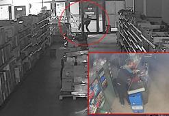 Parke taş ile kapısını kırdığı marketten 40 paket sigara çaldı