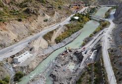 Zap Suyu üzerindeki 63 yıllık köprünün yerine yenisi inşa ediliyor