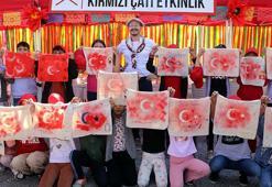 Depremzede çocuklar ‘Kırmızı Çatı’ projesiyle Cumhuriyetin 100’üncü yılını kutladı
